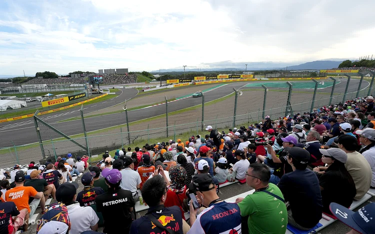F1日本大獎賽2026｜鈴鹿賽道3天通行證4/日！門票/交通/必買周邊全攻略 