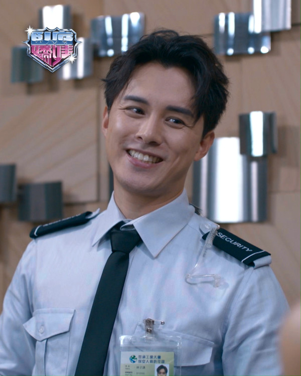 臥底嬌娃｜張曦雯完美Carry「最強戰衣」超貼身短裙 標準零贅肉S形線條震撼眼球