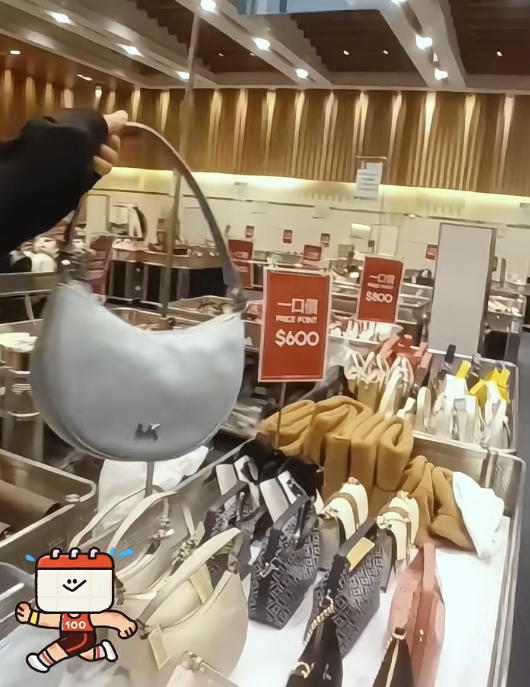 MICHAEL KORS限時開倉低至2折！銅鑼灣限定優惠！$500起買手袋/銀包/卡套/女裝