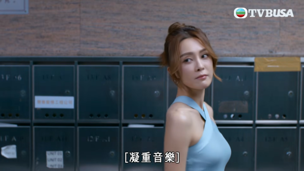 臥底嬌娃｜張曦雯完美Carry「最強戰衣」超貼身短裙 標準零贅肉S形線條震撼眼球