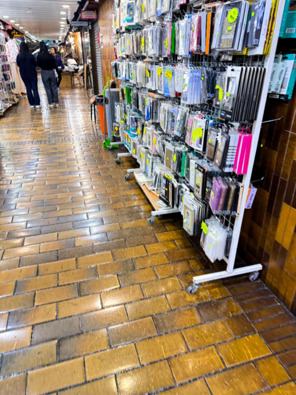 紅磡廣場「穿越感」變猛鬼怪談！網民瘋傳氣場極猛：苦主一離開即撞邪？