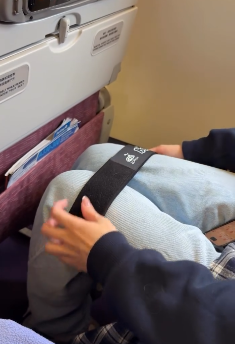 東鐵壯漢「自綁雙腿」搭車瘋傳！網民激讚超體貼 真相原來係日本養生療法？