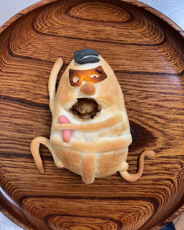 博多最萌伴手禮!櫛田神社散策必訪麵包店Pettan 仁和加面具明太子麵包開門1小時即完售