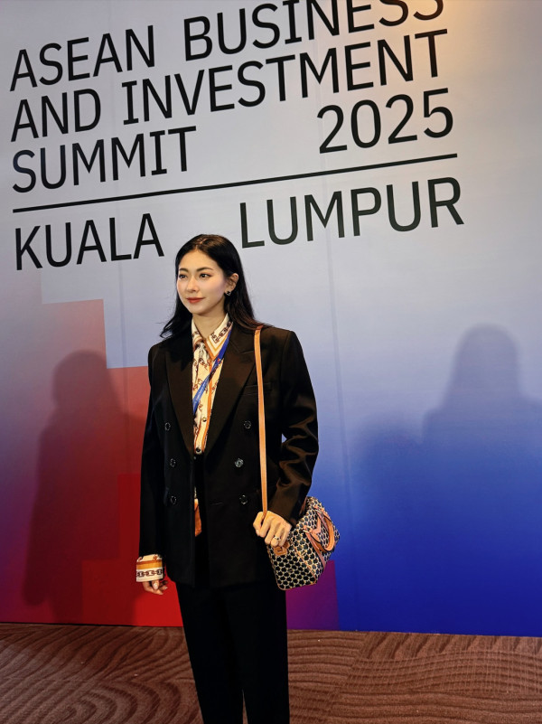 馬天佑新歌｜2R激罕合體逆齡生長零走樣 細妹黃婉佩息影嫁富商變上市女強人