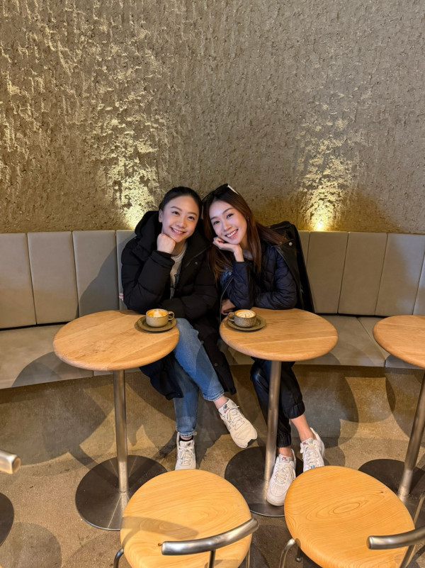 黃心穎四姊妹激罕合體餅印同框！人妻三家姐罕有露面狀態不輸藝人