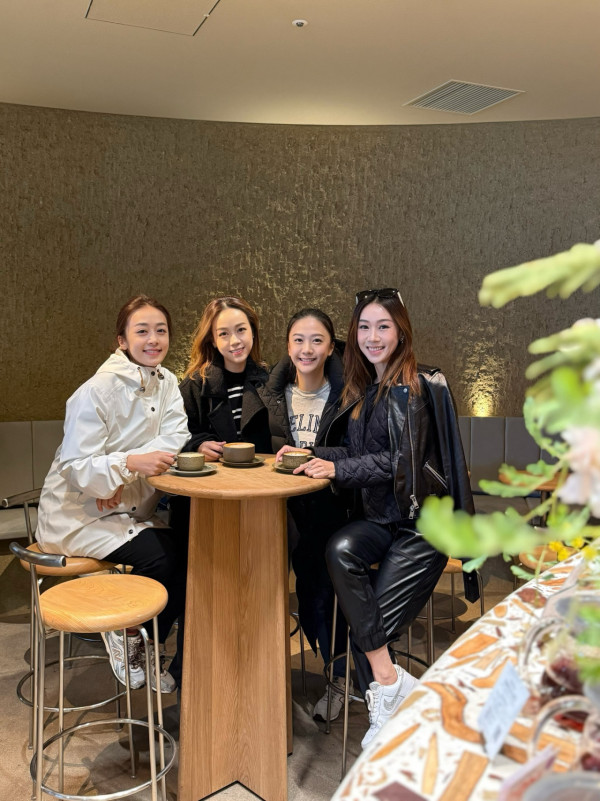 黃心穎四姊妹激罕合體餅印同框！人妻三家姐罕有露面狀態不輸藝人