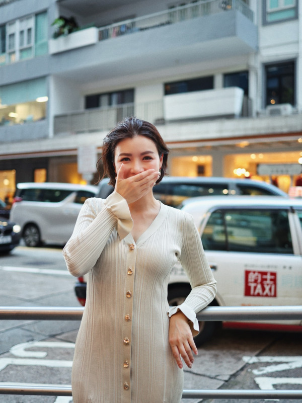 視帝老婆晒激凸C級身材胸壓街頭！超貼身曲線惹網民注目：巨胸冠軍