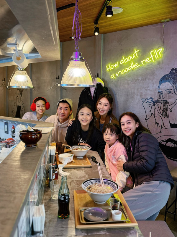 黃心穎四姊妹激罕合體餅印同框！人妻三家姐罕有露面狀態不輸藝人