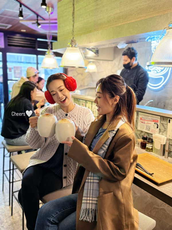 黃心穎四姊妹激罕合體餅印同框！人妻三家姐罕有露面狀態不輸藝人