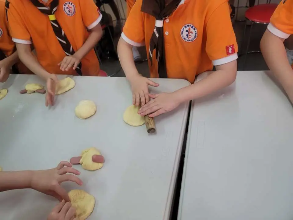 本地麵飽品牌「多多美麵飽西餅公司」麵包廠參觀！自製麵包+鮮果撻 完成有証書！參加即送曲奇一盒