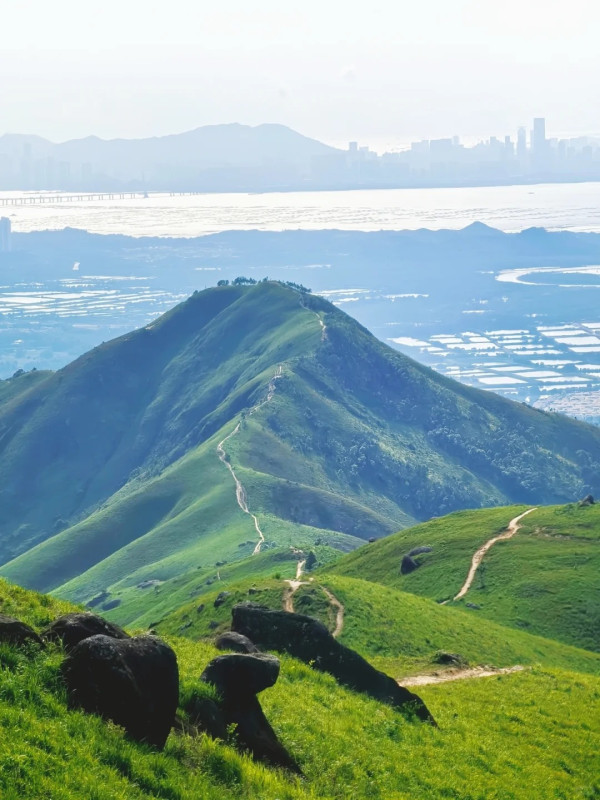 屯馬綫現「元朗阿爾卑斯山」！網民讚靚到似瑞士日本 屯元天街坊反揭1原因唔高興