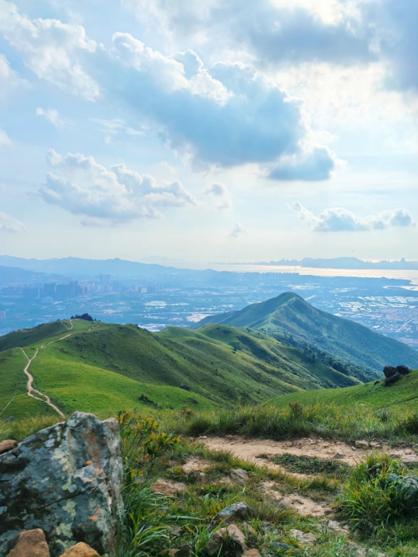 屯馬綫現「元朗阿爾卑斯山」！網民讚靚到似瑞士日本 屯元天街坊反揭1原因唔高興