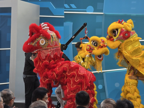 科大 35 周年校慶啟動禮直擊 AI機械人與醒獅共舞展現「凡事可為」精神