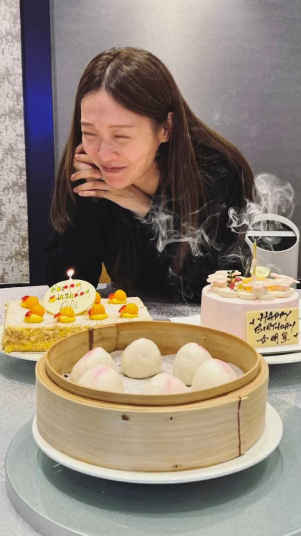 李佳芯晒素顏真面目連毛孔都見到！零濾鏡真實膚況震驚網民：無人完美