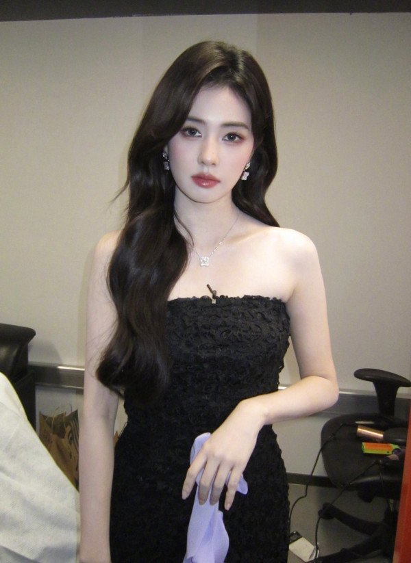 陸劇女神白鹿自爆罹患長期病痛感絕望  曾因不明怪病暴瘦惹擔憂