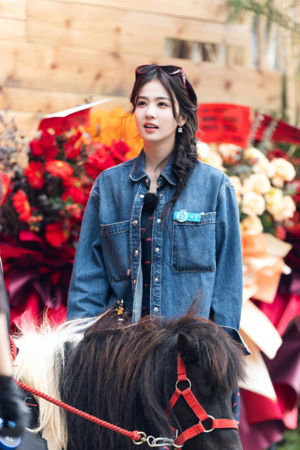 陸劇女神白鹿自爆罹患長期病痛感絕望  曾因不明怪病暴瘦惹擔憂