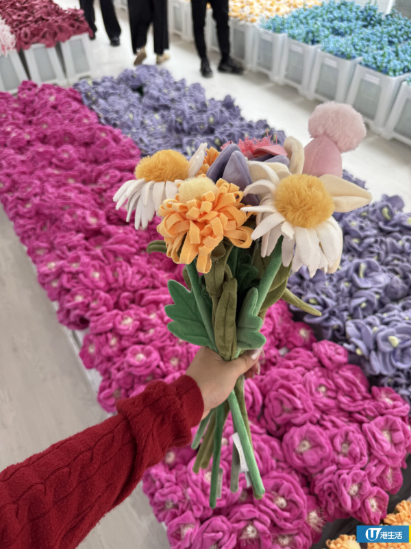 15萬枝毛絨花藝術裝置登陸中環！免費入場即拎走限定毛絨花1朵