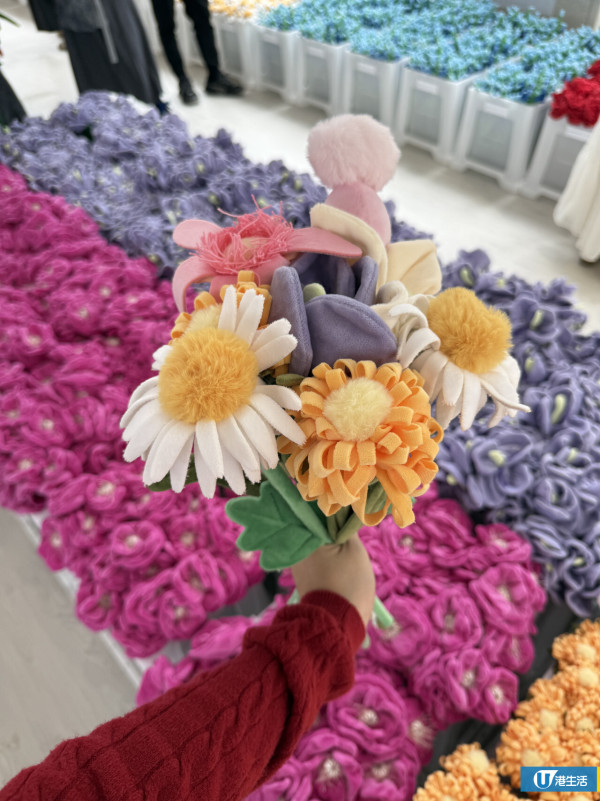 15萬枝毛絨花藝術裝置登陸中環！免費入場即拎走限定毛絨花1朵