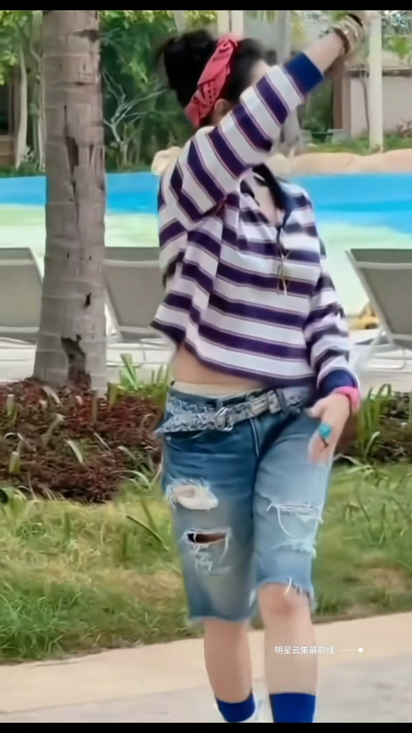 張栢芝被野生捕獲揭最真實身形 45歲生三胎後驚見鬆弛肉：不忍直視！