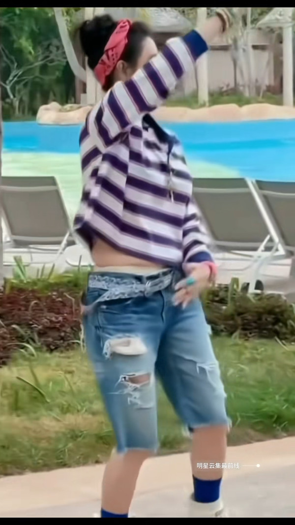 張栢芝被野生捕獲揭最真實身形 45歲生三胎後驚見鬆弛肉：不忍直視！