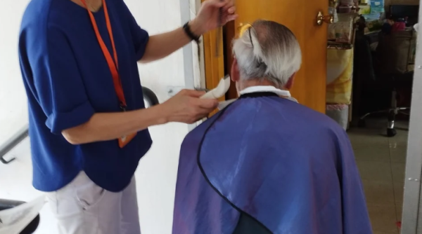 老人家難落街剪髮？全港5大免費上門義剪：專人$0上屋企/包剪灰甲