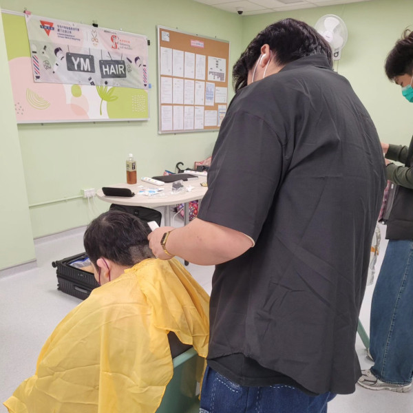 老人家難落街剪髮？全港5大免費上門義剪：專人$0上屋企/包剪灰甲