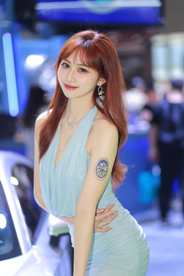 TVB小生宣佈分手後極速爆新戀情！密會性感靚女斷正！大方曝5字回應關係