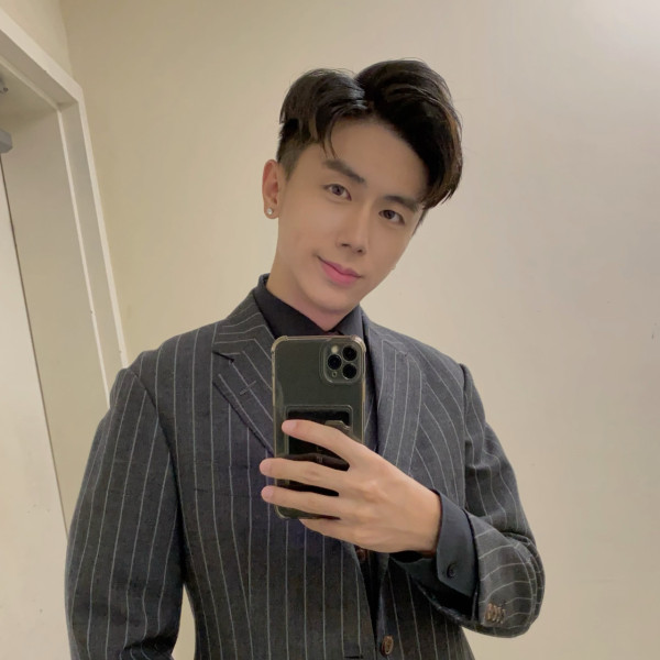 TVB小生宣佈分手後極速爆新戀情！密會性感靚女斷正！大方曝5字回應關係