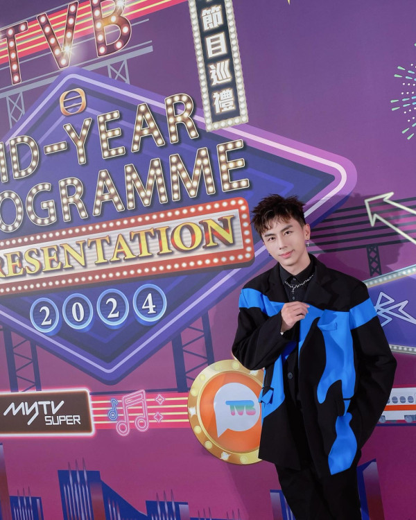 TVB小生宣佈分手後極速爆新戀情！密會性感靚女斷正！大方曝5字回應關係