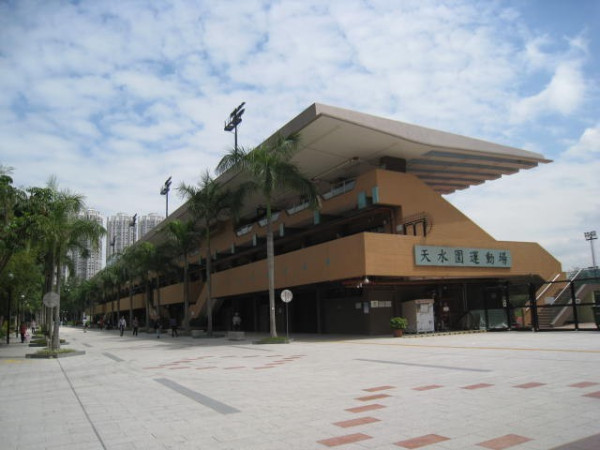 住天水圍好崩潰？網民力數「4大死穴」搭車最慘 老街坊反擊：住30年非常之好