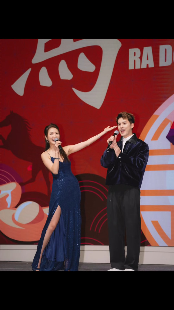 前港姐冠軍分手後性感解放5吋深溝 同場海兒都被比下去！網民激讚單身福利