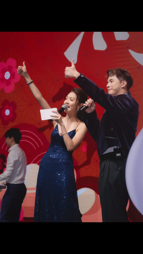 前港姐冠軍分手後性感解放5吋深溝 同場海兒都被比下去！網民激讚單身福利