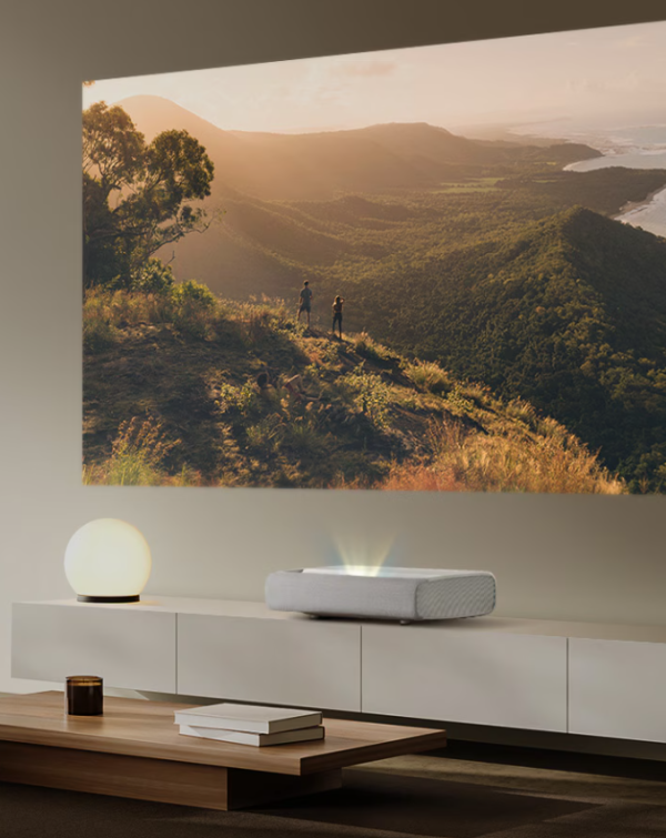 客廳太細放唔落大電視？專家揭投影機成「蝸居救星」搬屋 3 大優勢勝過買大電視