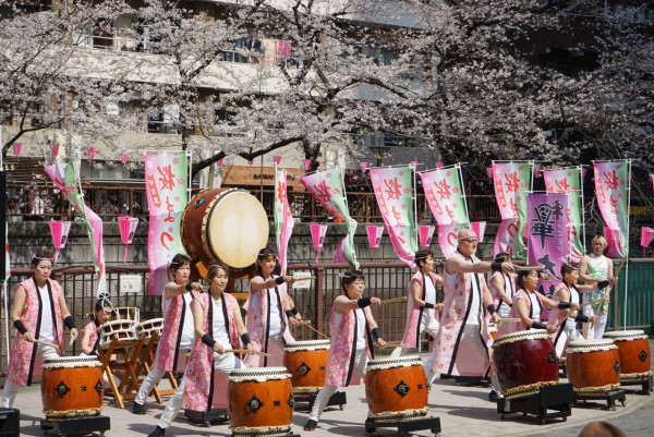 中目黑櫻花節(圖片來源:nakamegu.com) 東京櫻花祭2026|東京賞櫻勝地8大推介!日本橋櫻花限定甜點、小金井1400棵櫻花盛放