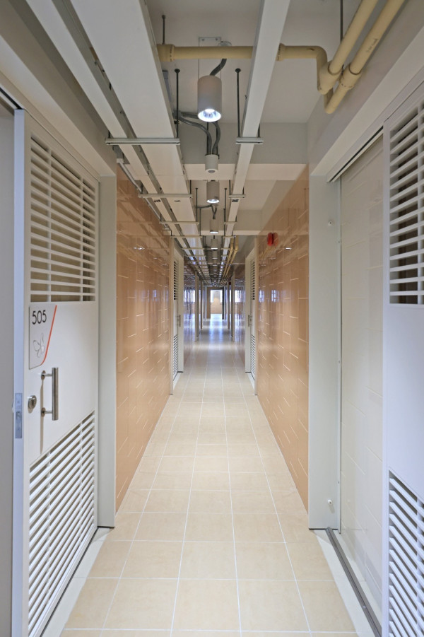 免審查入住「豪宅級」新邨！全港首個安置屋邨落成 送冷氣爐具+AI機械人