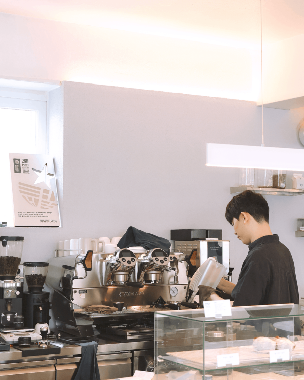 【韓國櫻花2026】首爾8大必去櫻花Cafe 春天必去!絕美櫻花陽台/櫻花窗景