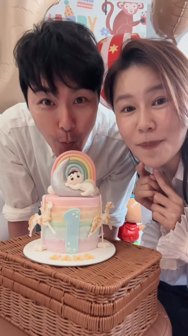 黃翠如蕭正楠仔仔1歲生日會極搶鏡！正面樣似足媽咪！爬勻全屋千尺豪宅巨廳