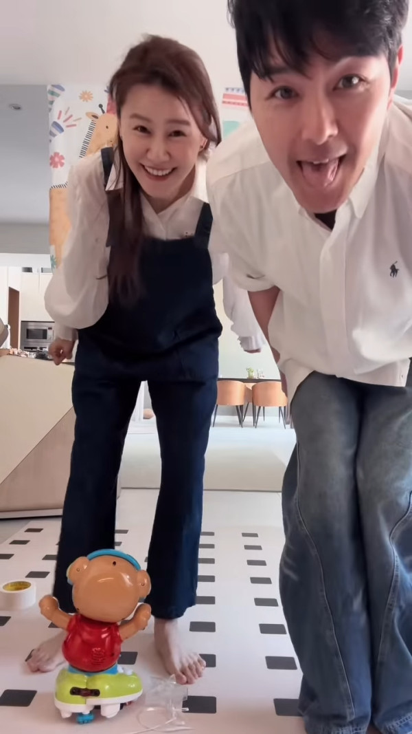 黃翠如蕭正楠仔仔1歲生日會極搶鏡！正面樣似足媽咪！爬勻全屋千尺豪宅巨廳