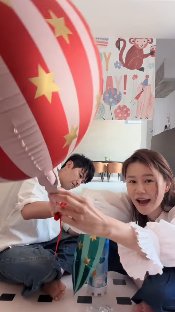 黃翠如蕭正楠仔仔1歲生日會極搶鏡！正面樣似足媽咪！爬勻全屋千尺豪宅巨廳