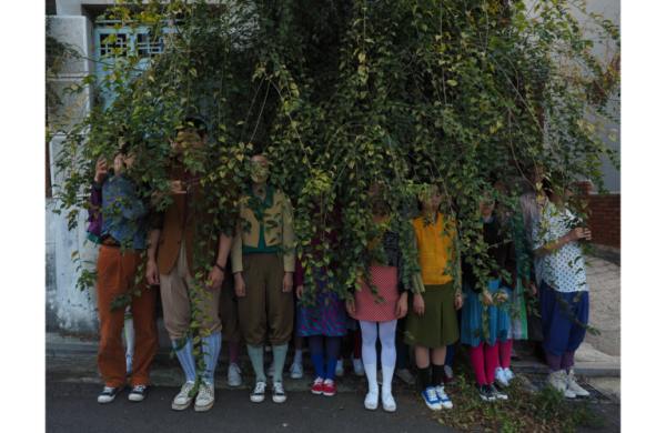 Art central影像藝術︰宋周爰《風情．刻：有青翠山丘的小鎮 》（圖片來源︰Art central）