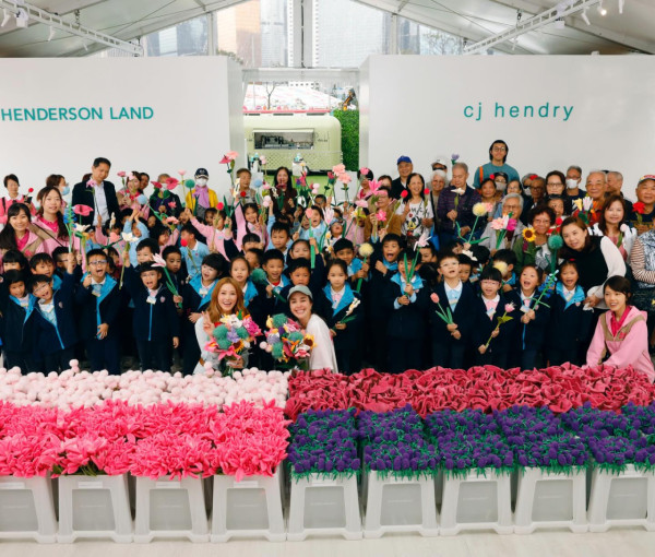 「千億新抱」徐子淇與黎姿世紀同框！最新近照曝光金髮造型狀態極佳