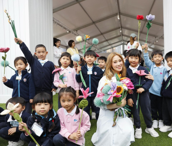 「千億新抱」徐子淇與黎姿世紀同框！最新近照曝光金髮造型狀態極佳