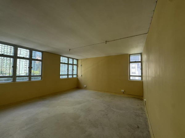 公屋首派即畢業！4人家庭進駐港島453呎大屋 港媽揭秘：這類人可獲派大屋！