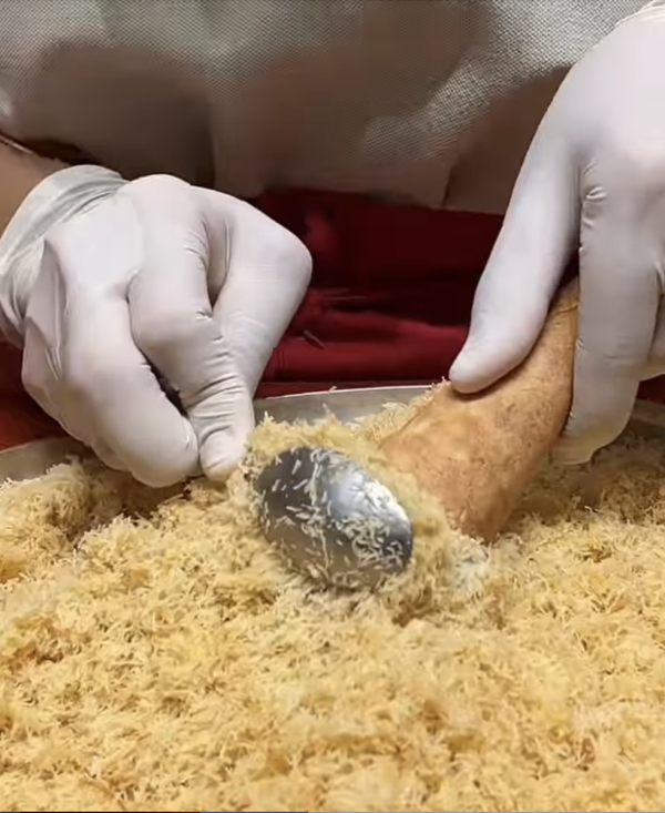 曼谷必吃｜泰國爆紅Gelato Blendies「班蘭椰糖糖絲」新口味限時登場！手工義式雪糕配軟糯麻糬內餡 