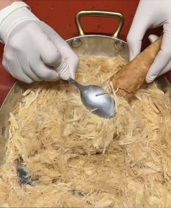 曼谷必吃｜泰國爆紅Gelato Blendies「班蘭椰糖糖絲」新口味限時登場！手工義式雪糕配軟糯麻糬內餡 