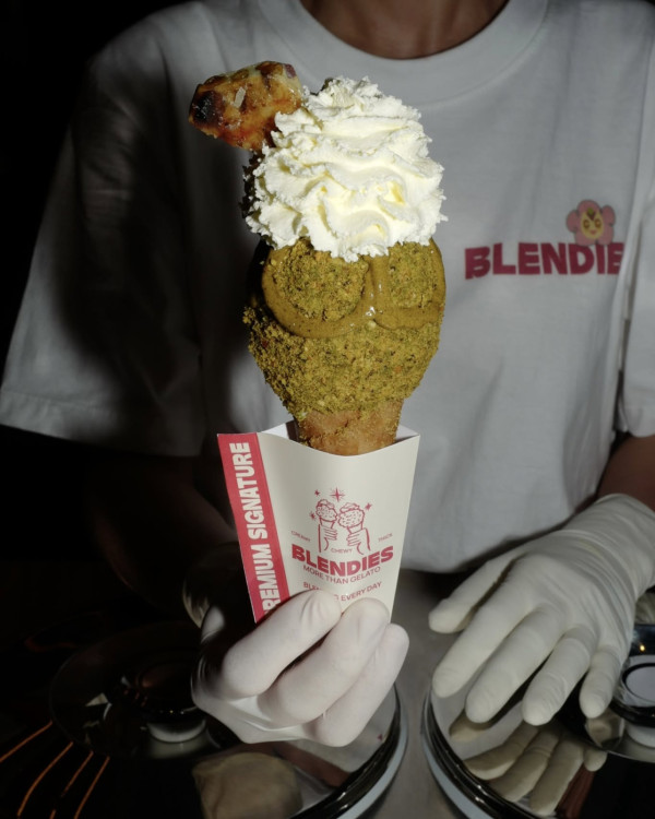 曼谷必吃｜泰國爆紅Gelato Blendies「班蘭椰糖糖絲」新口味限時登場！手工義式雪糕配軟糯麻糬內餡 