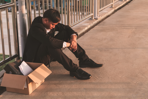 IT 神話破滅 AI 屠殺中層IT職位 3 年資歷「減價至 X 萬」仍無人請 網民：做...反而更穩定