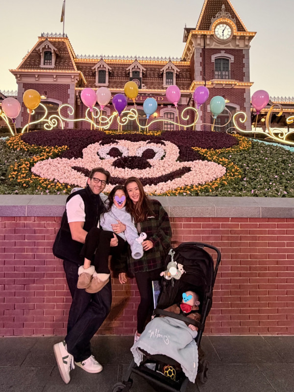 謝婷婷7個月大囝囝正面照罕有曝光！混血精靈樣似足靚仔外籍爸爸