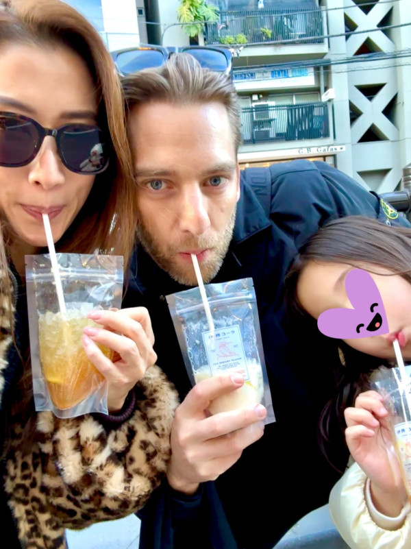 謝婷婷7個月大囝囝正面照罕有曝光！混血精靈樣似足靚仔外籍爸爸