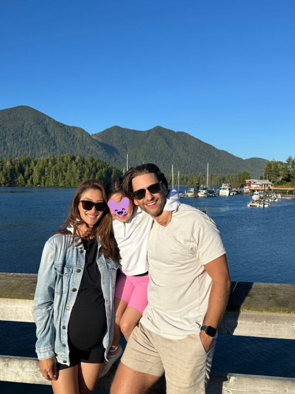 謝婷婷7個月大囝囝正面照罕有曝光！混血精靈樣似足靚仔外籍爸爸